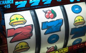 Antarmuka permainan Koprok di aplikasi mobile bomingbet dengan tiga dadu digital